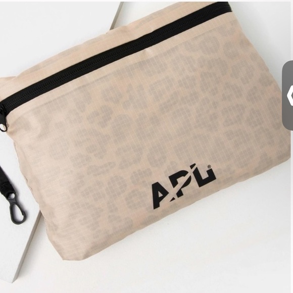 APL Packable Convertible Backpack Leopard Beige Black Print Great for Travel - Picture 4 of 12